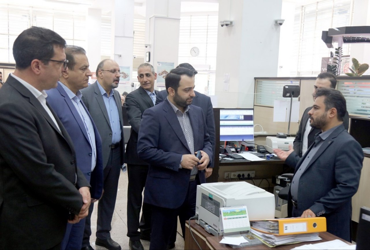 سرپرست بانک در پیگیری از روند پرداخت ارز اربعین اعلام کرد: پرداخت ارز اربعین به بیش از ۶۸ هزار زائر حسینی توسط بانک صادرات ایران