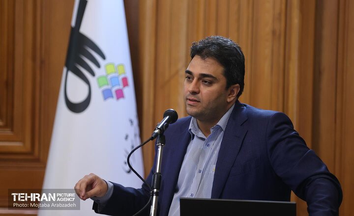 هرمزی در صحن شورا: بیش از ۷۰۰ میلیارد تومان به مترو پرداخت شده است