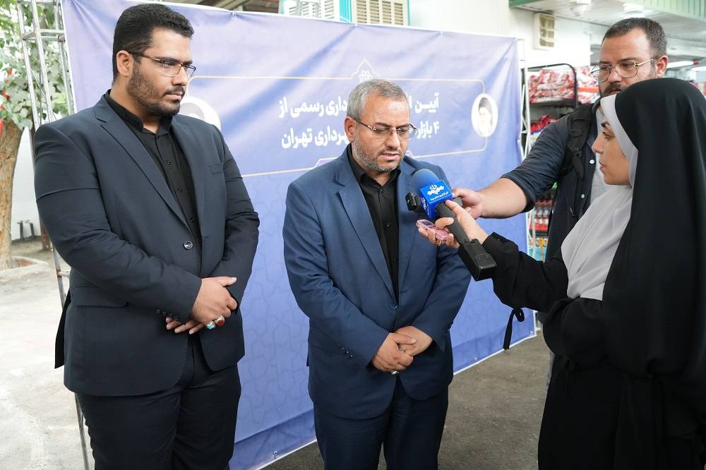 معاون خدمات شهری و محیط زیست شهرداری تهران در جمع خبرنگاران مطرح کرد:راه اندازی بازار میوه و تره بار در محله های تهران در صورت تامین زمین