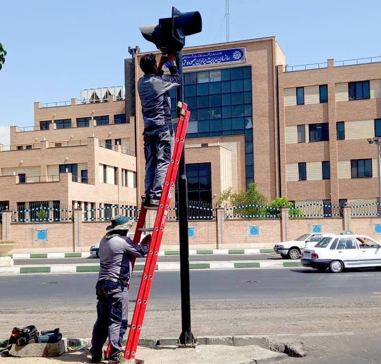 مدیر میدان مرکزی میوه و تره بار مطرح کرد: آسفالت میدان مرکزی میوه و تره بار/ اصلاح و نصب علائم ترافیکی در میدان مرکزی