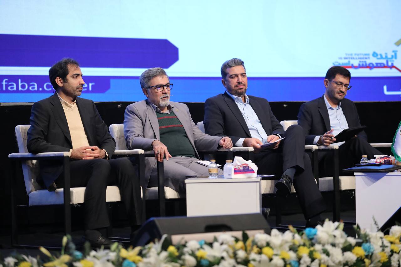 عضو هیأت‌مدیره بانک صادرات ایران : لندتک‌ها برای بقا، انصاف و قانون مداری را سرلوحه کار خود قرار دهند