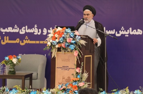 کارکنان موسسه اعتباری ملل، سرمایه ای ارزشمند برای تحول در نظام بانکی هستند