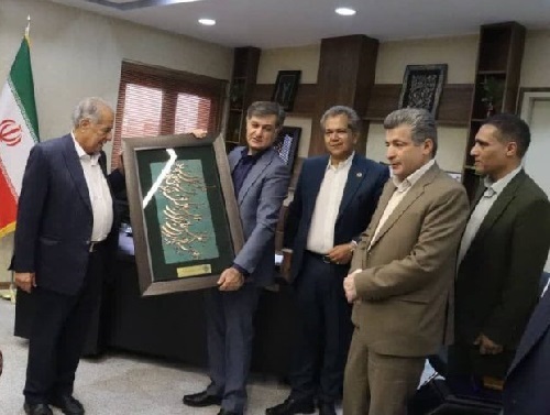 تقویت پیوند با مشتریان کلیدی یزد در چارچوب «طرح کرامت» بیمه ایران