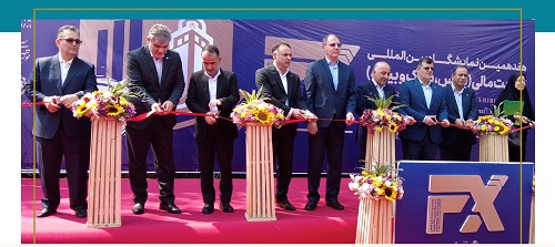 بازدید دبیرکل سندیکای بیمه‌گران ایران از هفدهمین نمایشگاه بین‌المللی صنعت مالی